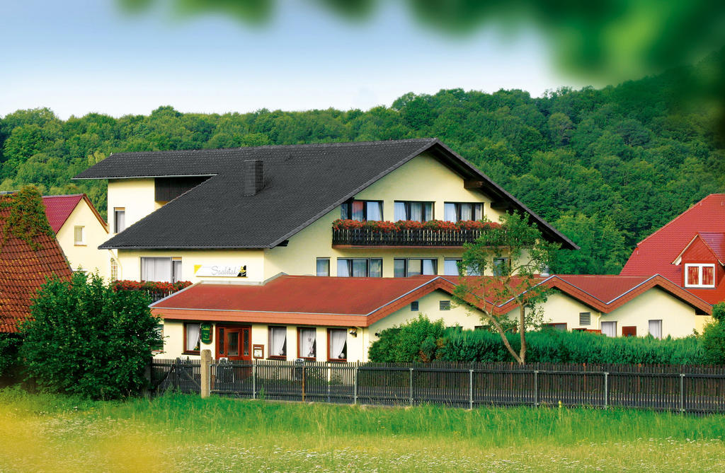 Saaletal Pension & Ferienwohnungen 바트복클레트 외부 사진
